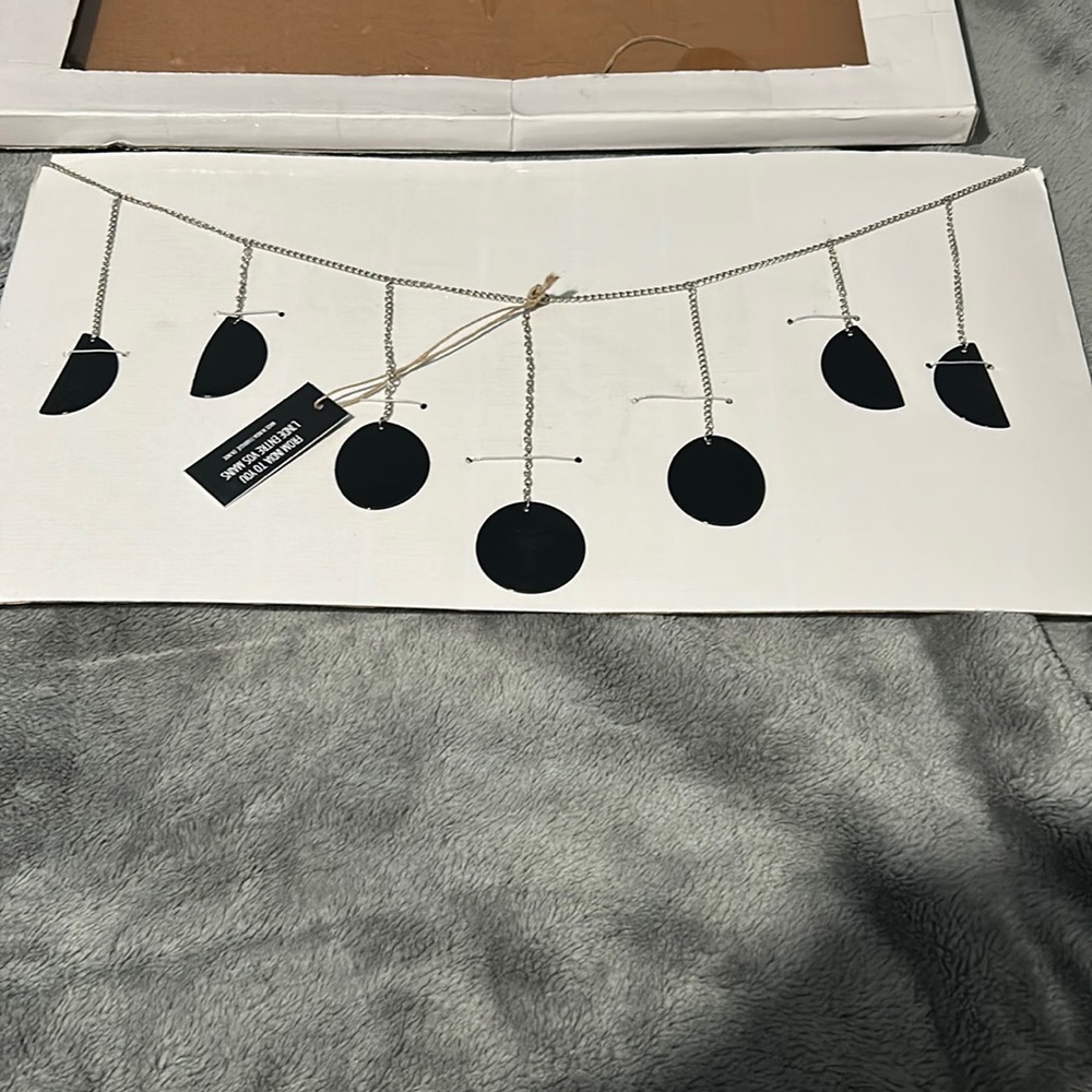Moon garland